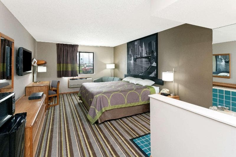 Super 8 by Wyndham Gilman 2