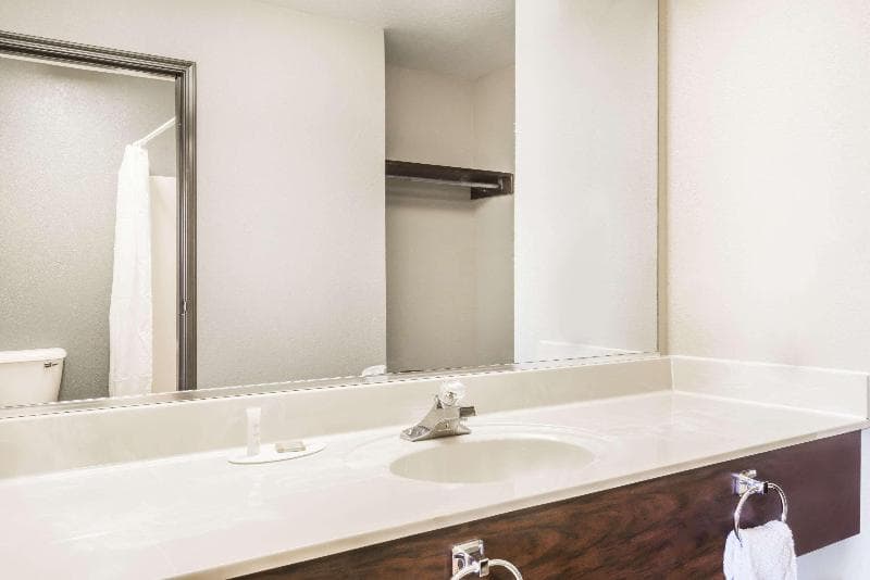 Super 8 By Wyndham Madison/Hanover Area 5