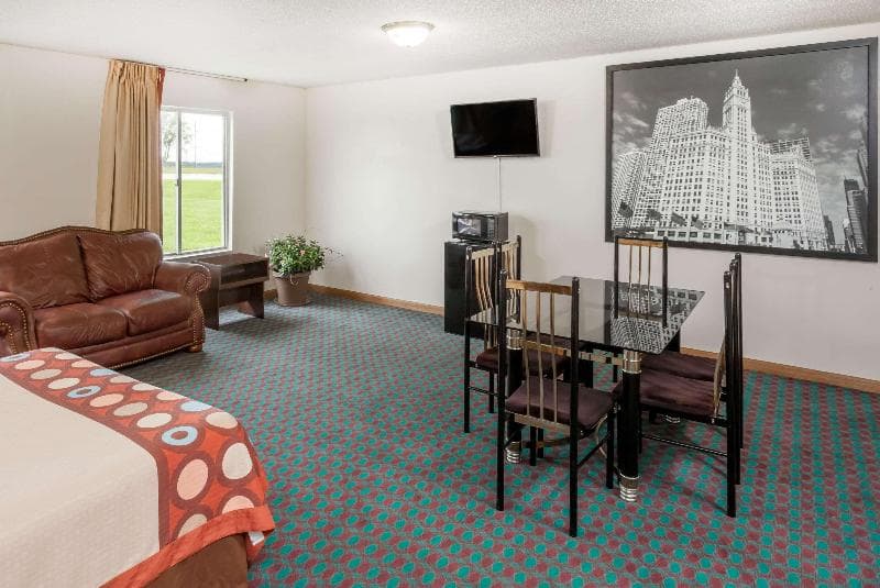 Super 8 by Wyndham Pekin/Peoria Area 2