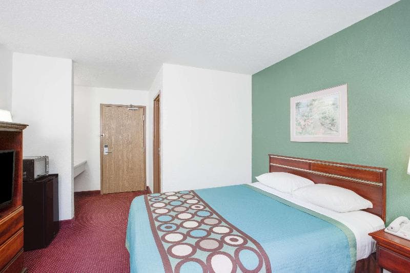 Super 8 By Wyndham Kennett photo 1