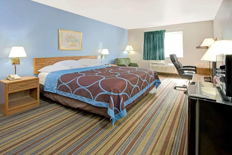 Super 8 by Wyndham Pontoon Beach IL/St. Louis MO Area 3