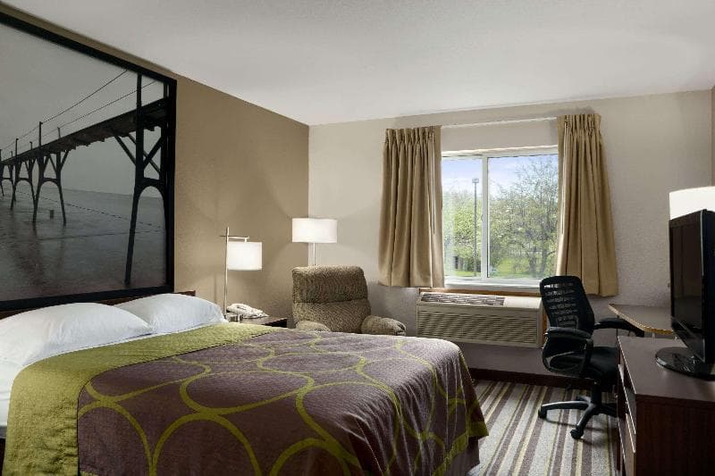 Super 8 by Wyndham Manistee 3