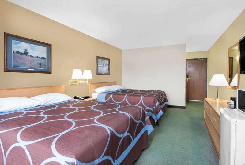 Northwoods Inn and Suites 5