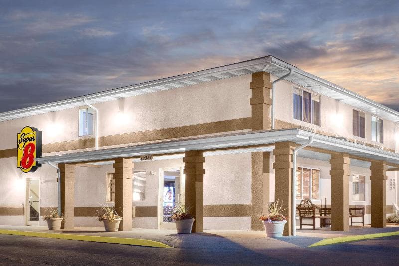 Super 8 By Wyndham Richlands/Claypool Hill Area 5