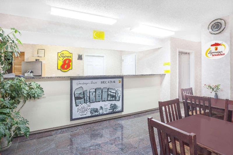 Super 8 by Wyndham Decatur Priceville 4
