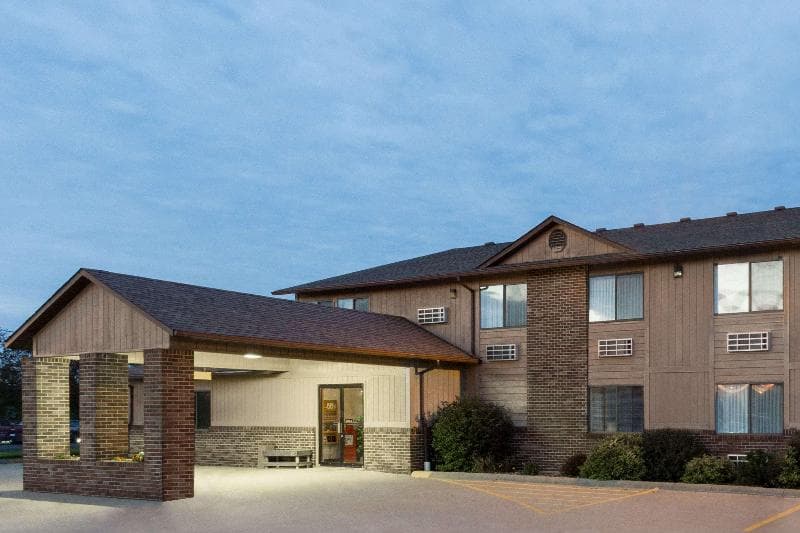 Super 8 By Wyndham Dewitt 5