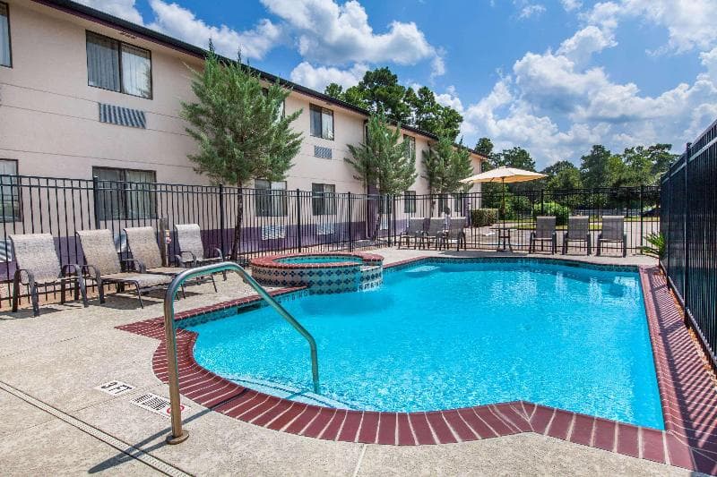 Super 8 by Wyndham Cleveland 5