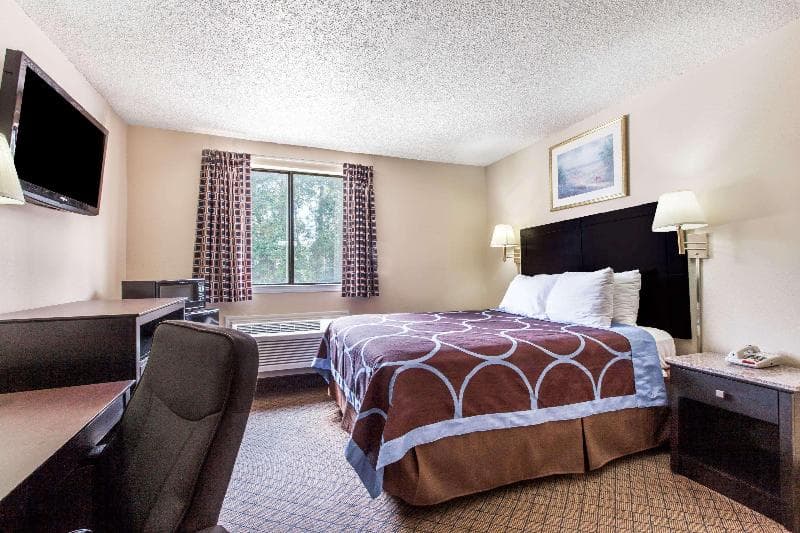 Super 8 by Wyndham Cleveland 2