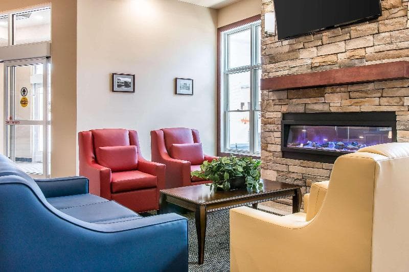 Quality Inn & Suites 5