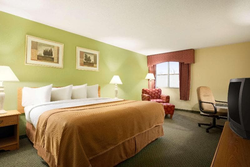 Travelodge by Wyndham Sturgis 5