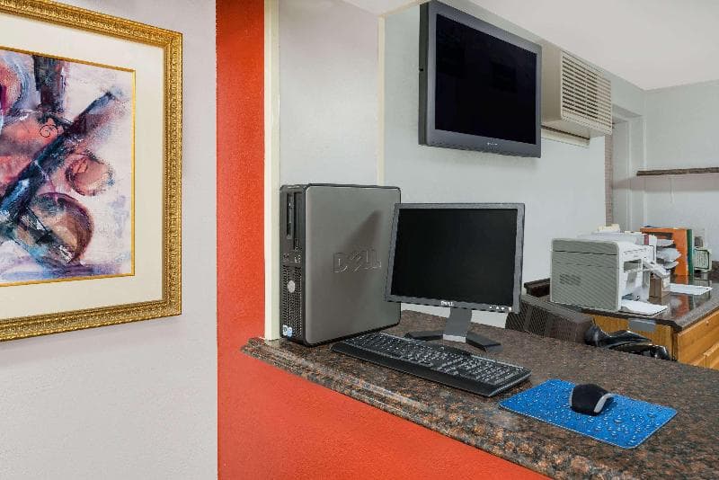 Travelodge by Wyndham Klamath Falls photo 1