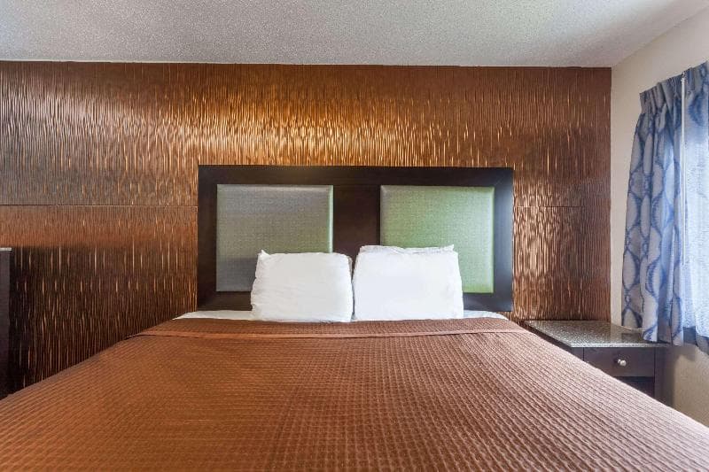Travelodge by Wyndham South Hackensack 2