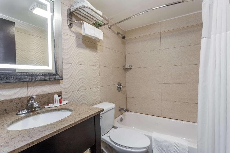 Travelodge by Wyndham South Hackensack 5