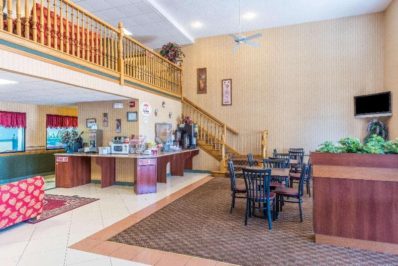 Super 8 by Wyndham Troy IL/St. Louis Area 2