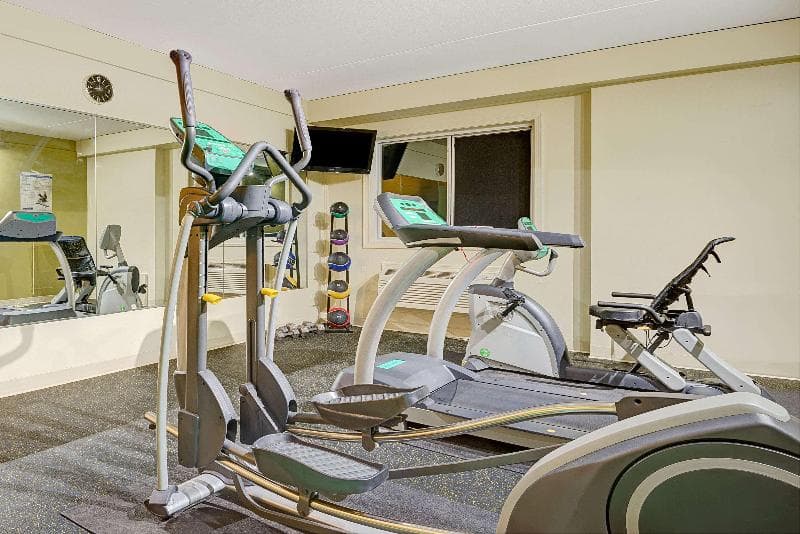 Days Inn by Wyndham Southington 2