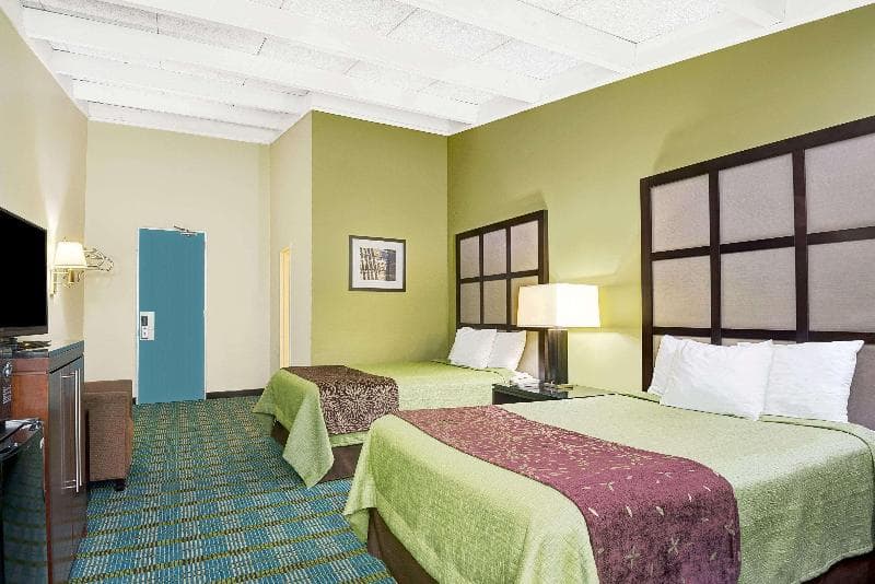 Days Inn by Wyndham Southington 3