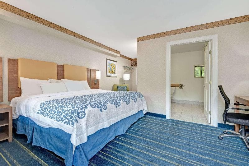 Days Inn by Wyndham Ridgefield 5