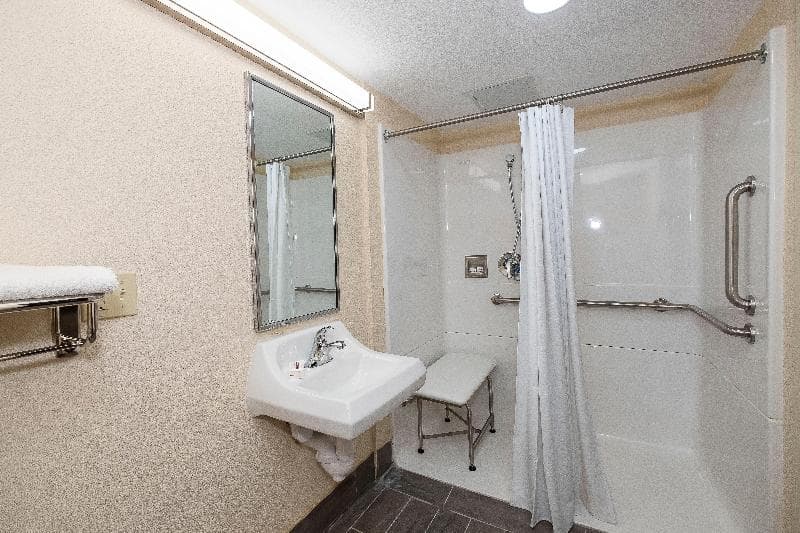 Red Roof Inn Freehold 5