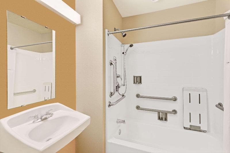 Microtel Inn & Suites by Wyndham York 3