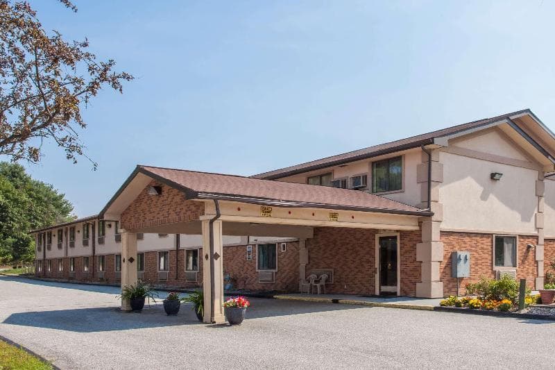 Super 8 By Wyndham Lewiston Auburn Area 5