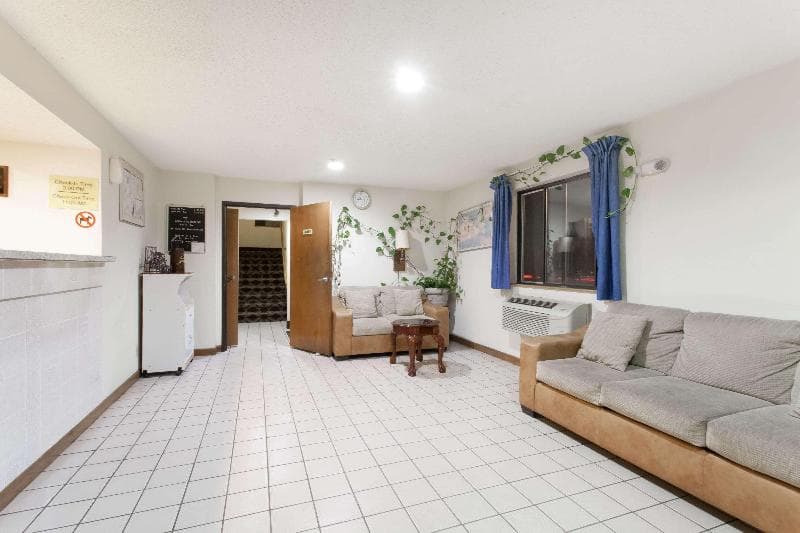 Super 8 By Wyndham Lewiston Auburn Area 4