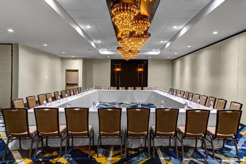 DoubleTree by Hilton Hotel Arlington DFW South 2