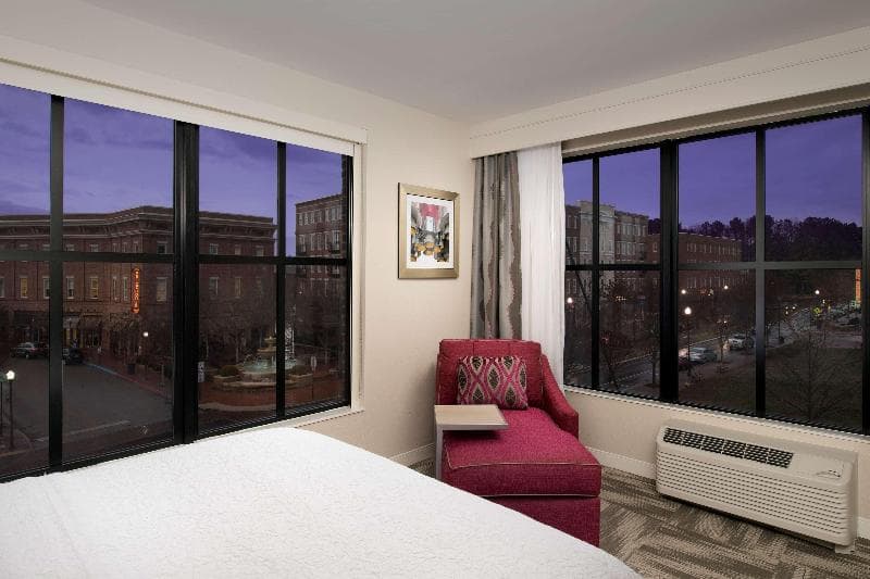 Hampton Inn Huntsville/Village of Providence 3