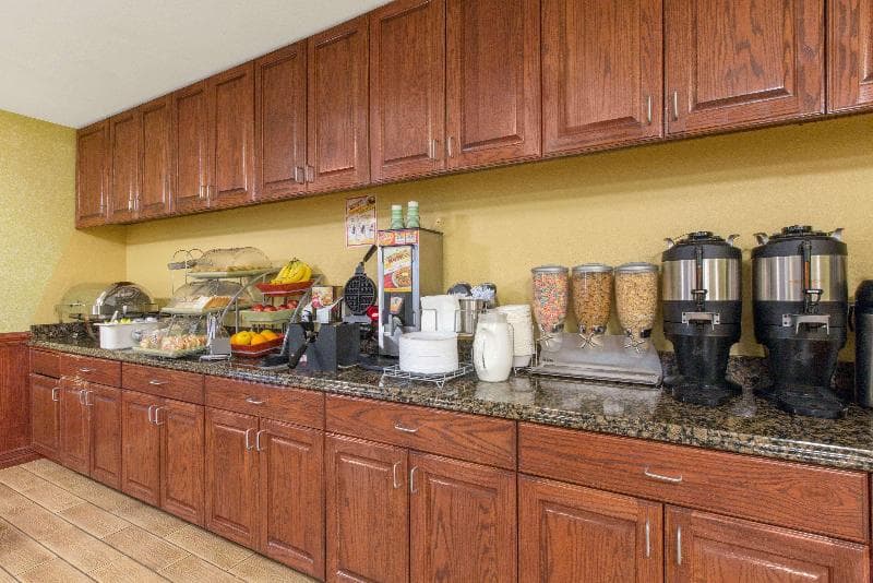 Hawthorn Suites by Wyndham Corpus Christi Padre Island 2