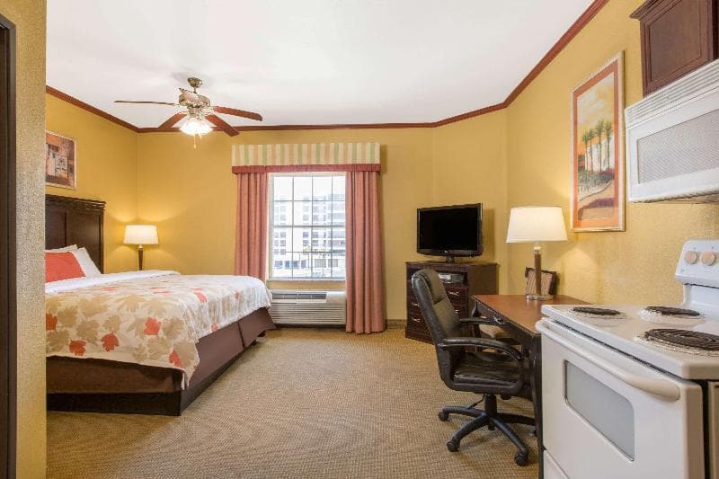 Hawthorn Suites by Wyndham Corpus Christi Padre Island 3