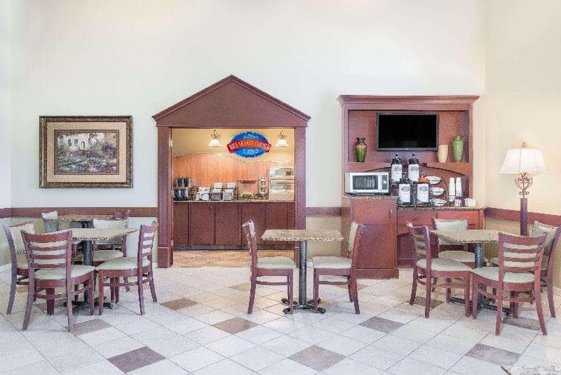 Baymont by Wyndham Litchfield 3