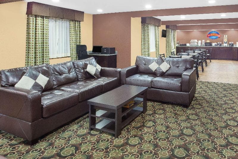 Baymont by Wyndham Holland 5