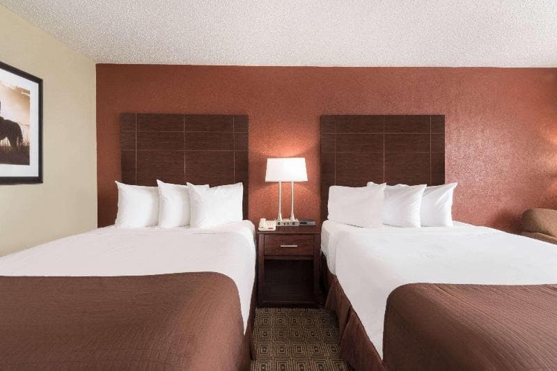 Baymont By Wyndham Midland Airport 5