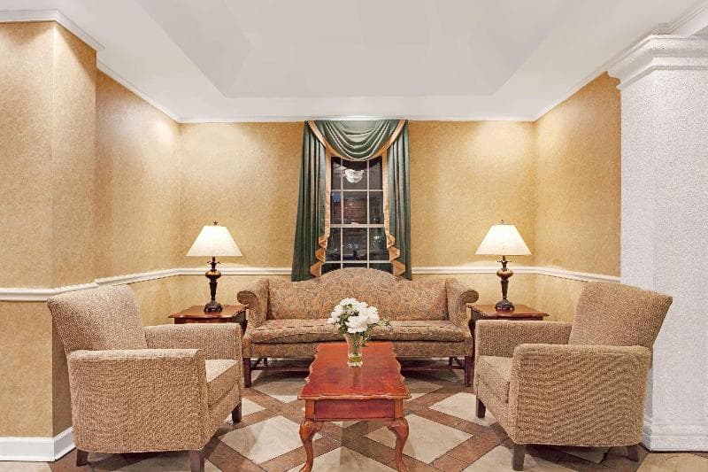 Baymont By Wyndham Pearl 5