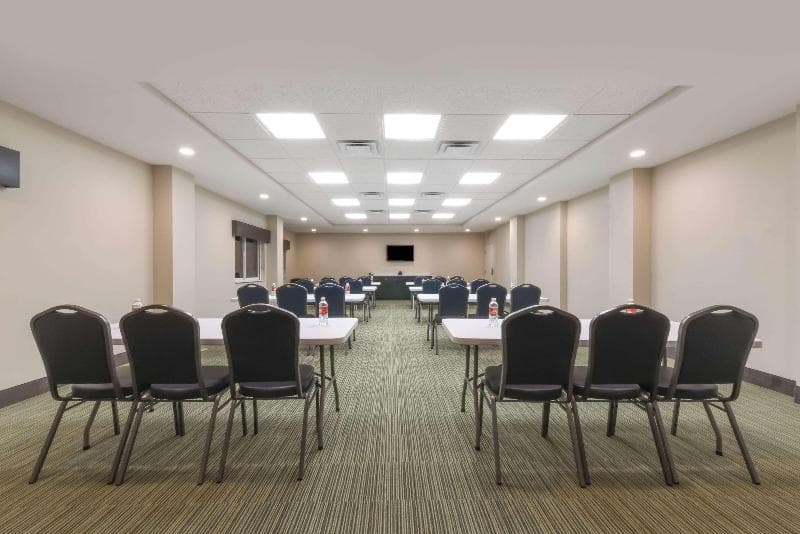 Quality Inn & Suites photo 1