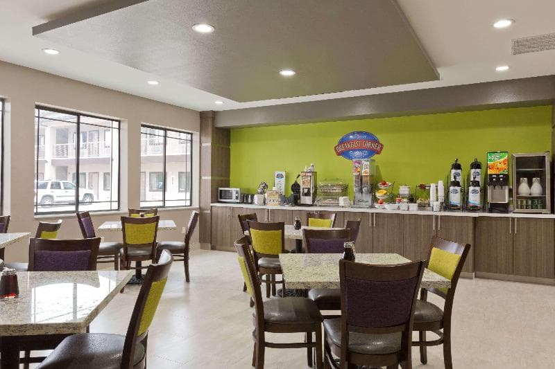 Baymont By Wyndham Bryan College Station 5