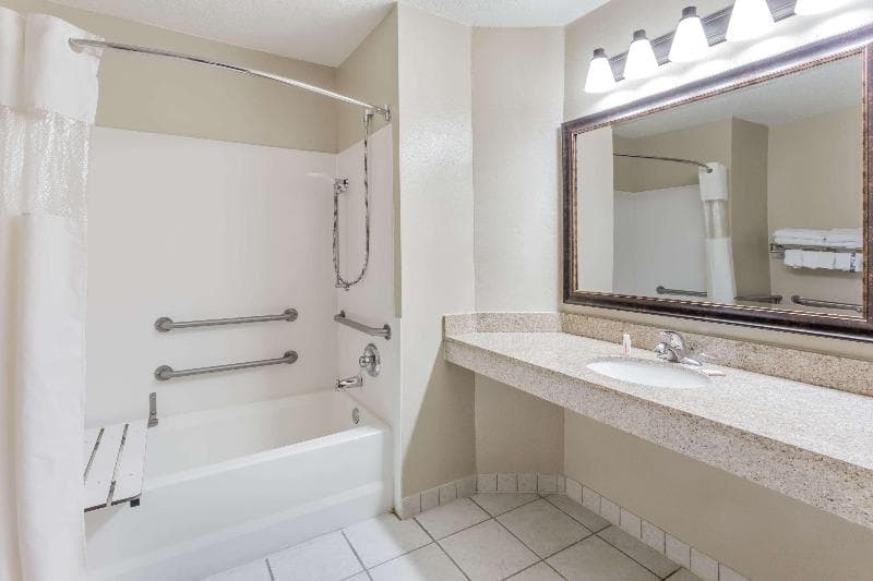 Baymont By Wyndham Mequon Milwaukee Area 4