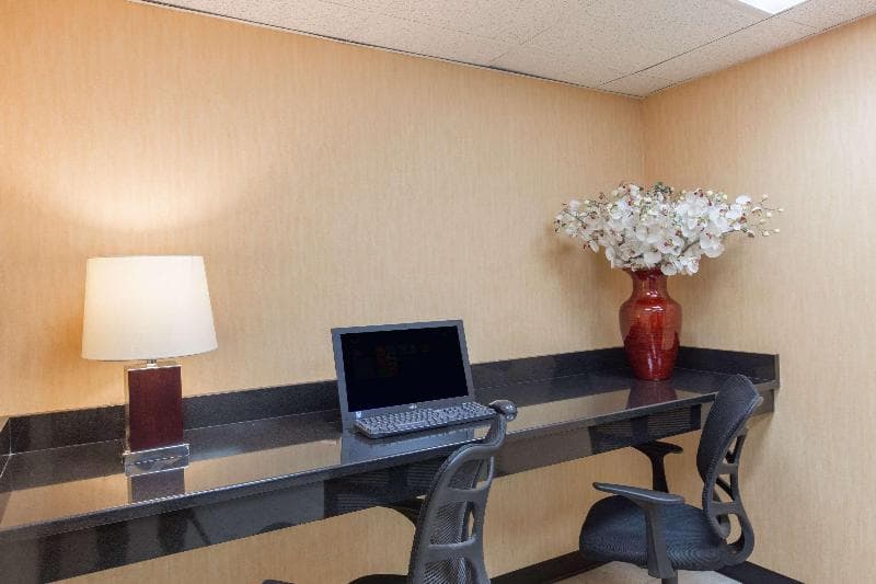 Baymont by Wyndham Bartonsville Poconos photo 1