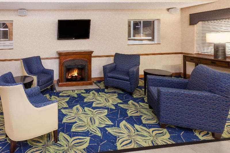 Baymont By Wyndham Galesburg 4