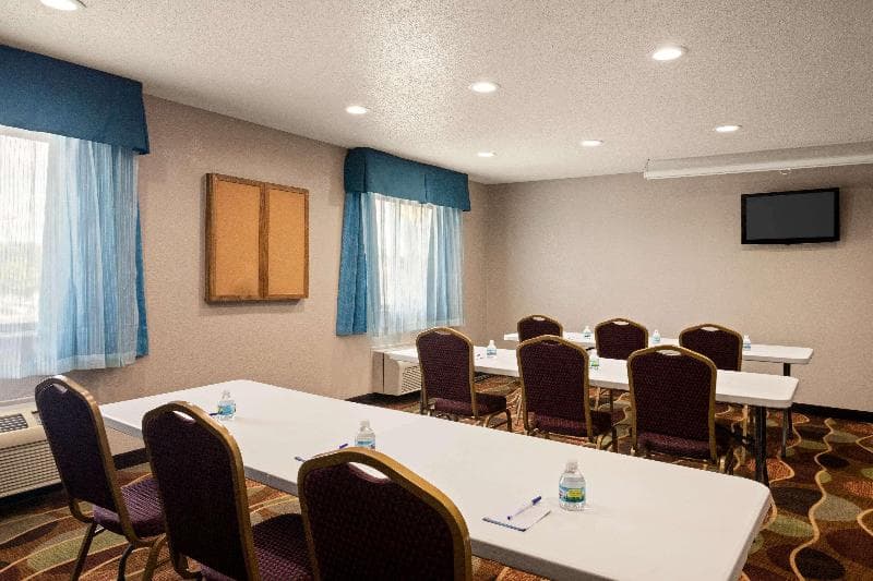 Baymont By Wyndham Warrenton photo 1