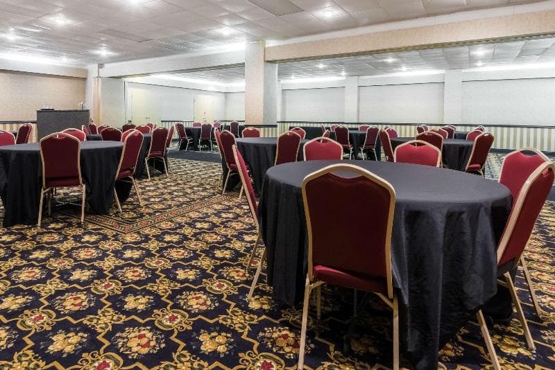 Baymont by Wyndham Kokomo photo 1