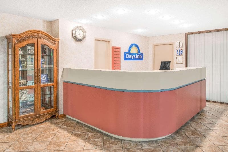 Days Inn By Wyndham Calvert City 4