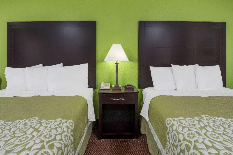 Days Inn By Wyndham Calvert City 3