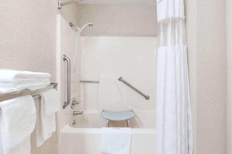 Red Roof Inn Lenoir 5