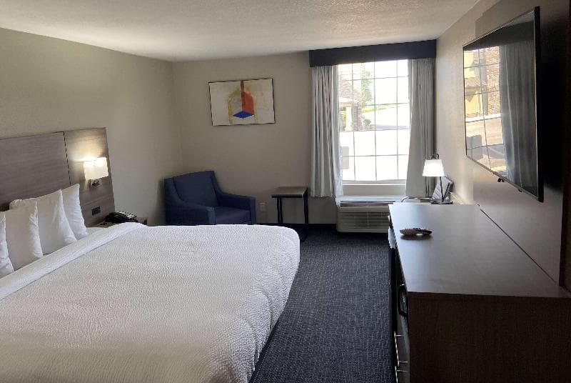 Days Inn & Suites by Wyndham Tahlequah 5