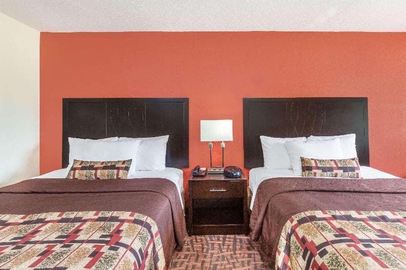 Days Inn by Wyndham Rayville 2