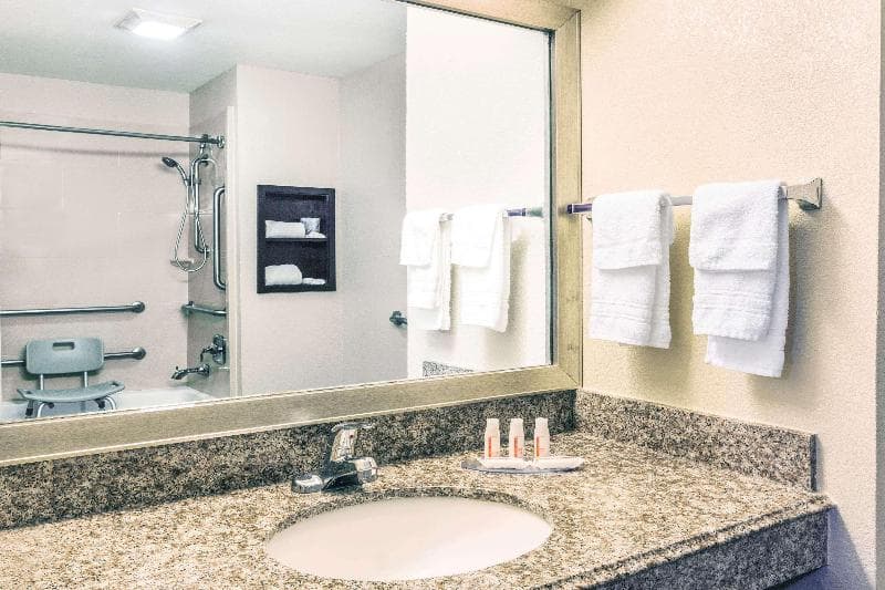 Days Inn by Wyndham Rayville photo 1