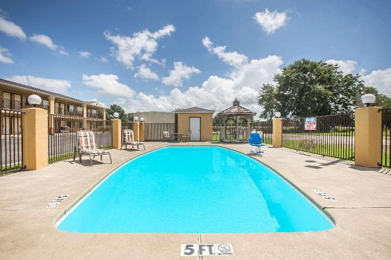 Days Inn by Wyndham Tallulah 4