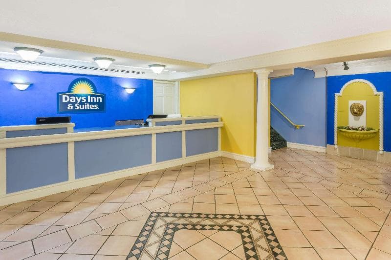 Days Inn & Suites By Wyndham Huntsville 3