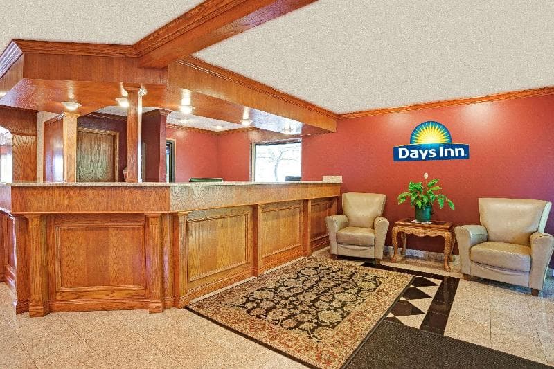 Days Inn & Suites By Wyndham Monroe 5