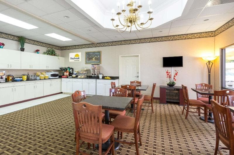 Americas Best Value Inn & Suites Sumter 5